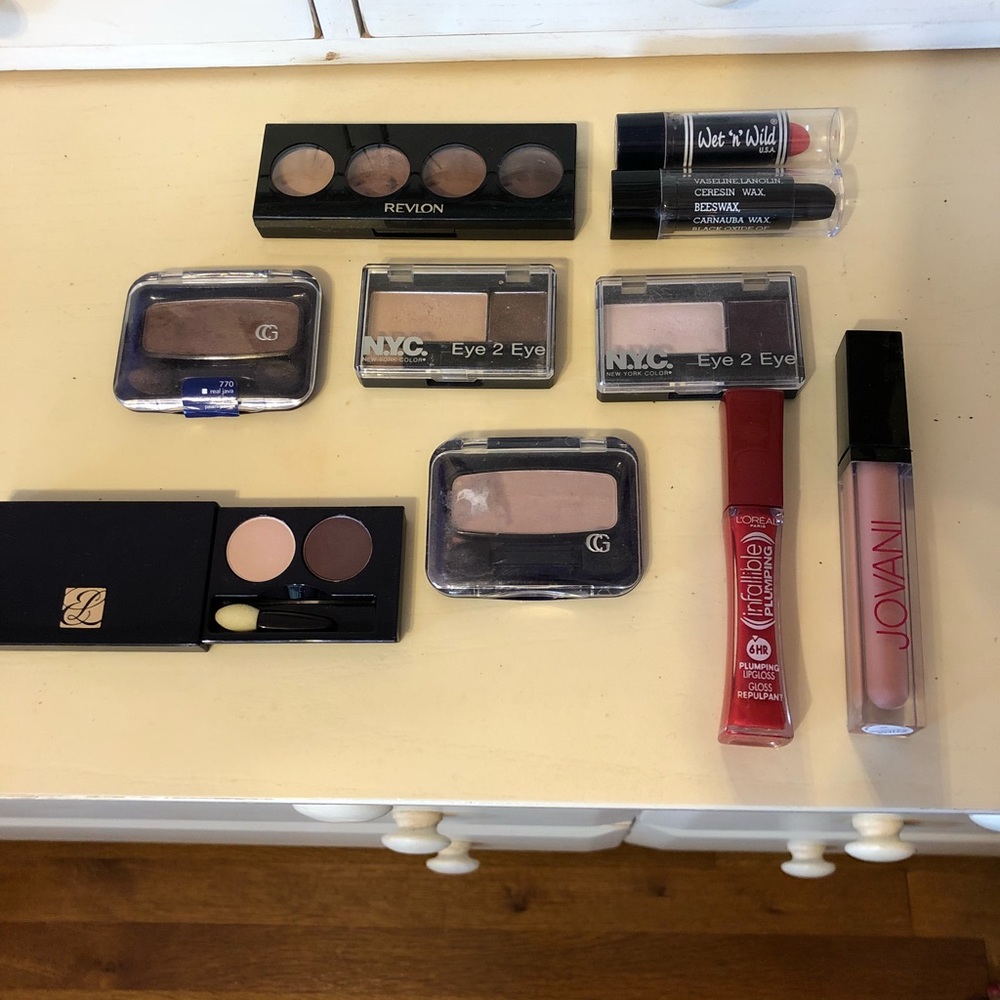 Makeup bundle